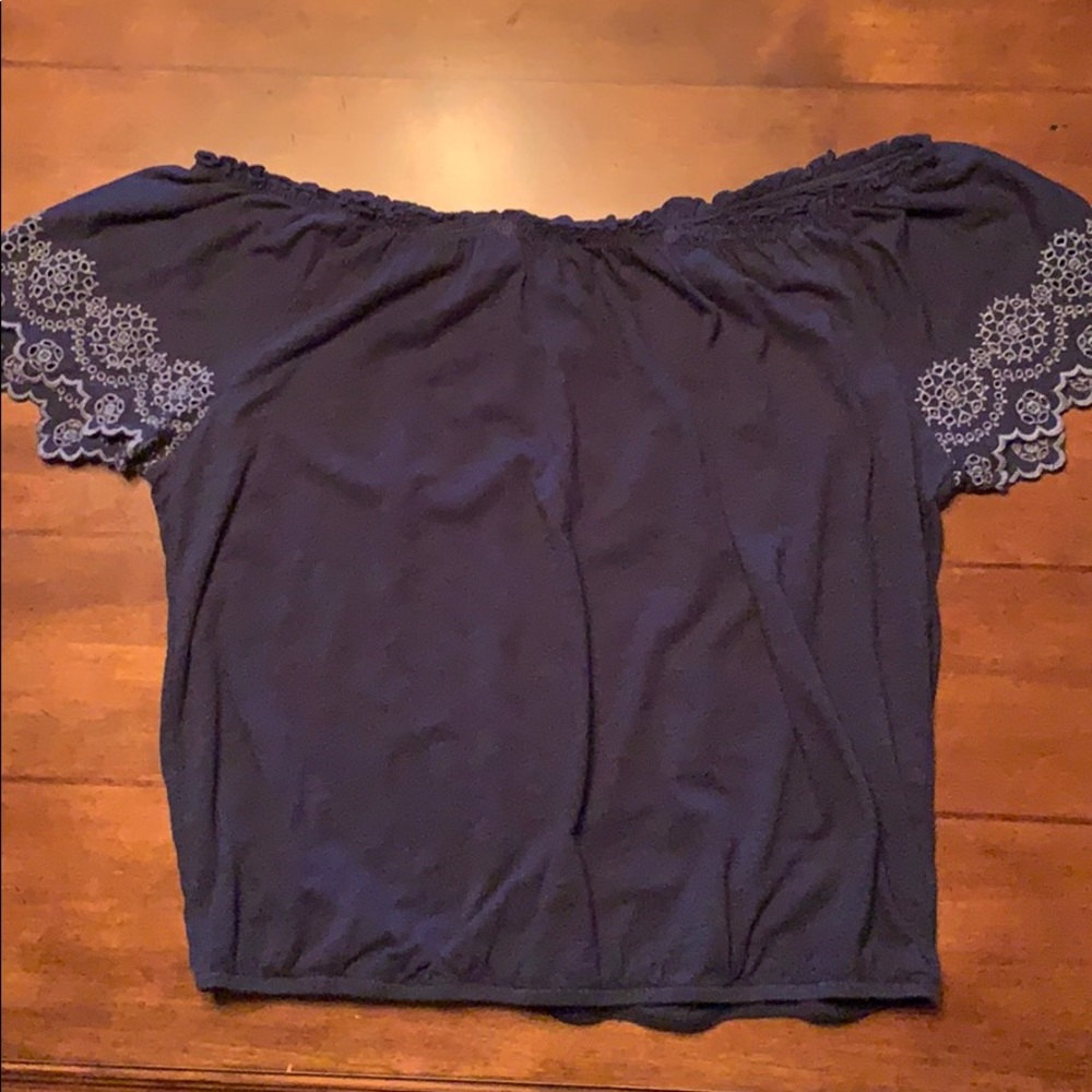 AMERICAN EAGLE navy off shoulder top